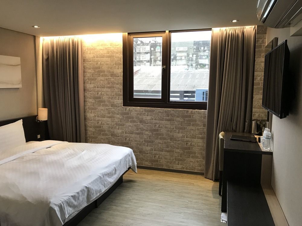 Smile 73 Hotel Taichung Luaran gambar