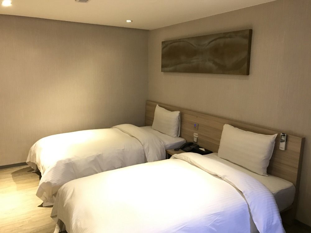 Smile 73 Hotel Taichung Luaran gambar